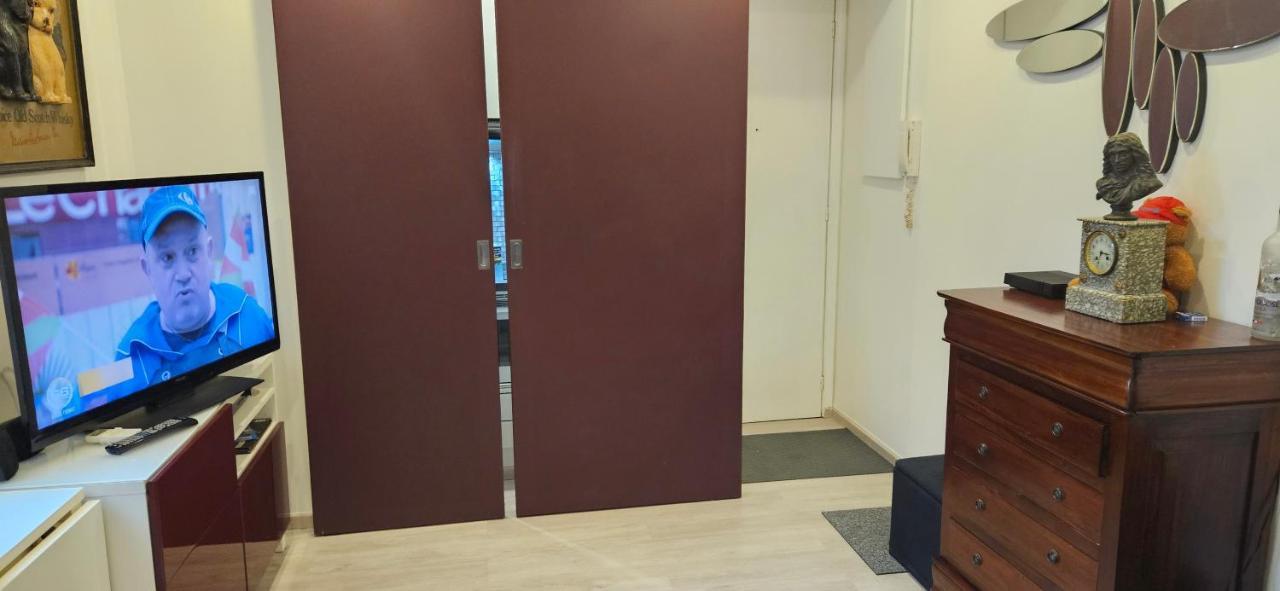 Studio 22M2 A Ivry/Seine-A 200 Metres De Paris. Proche Metro 7 Esterno foto