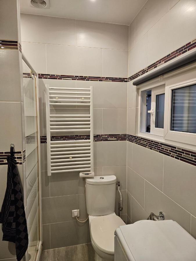 Studio 22M2 A Ivry/Seine-A 200 Metres De Paris. Proche Metro 7 Esterno foto