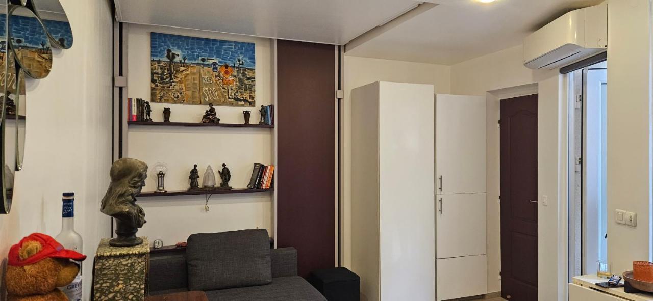 Studio 22M2 A Ivry/Seine-A 200 Metres De Paris. Proche Metro 7 Esterno foto